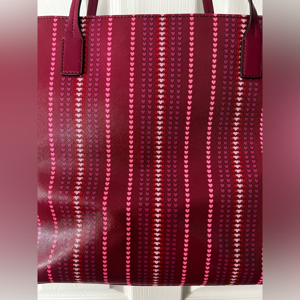 Kate Spade ECU Margareta Cranberry Heart X-large Tote - Picture 5 of 16